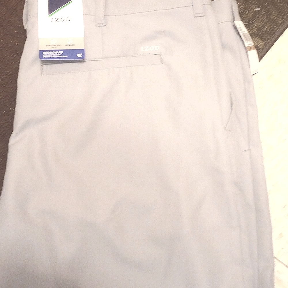 Men's Izod golf straight fit 72 waist 9 inseam